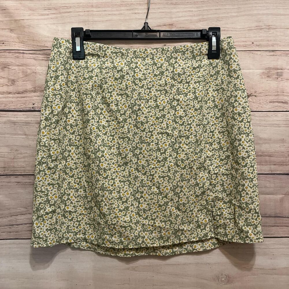 Aeropostale green & yellow daisy skirt